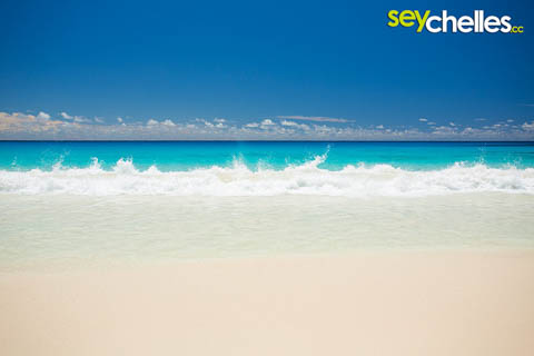 breakers on anse intendance