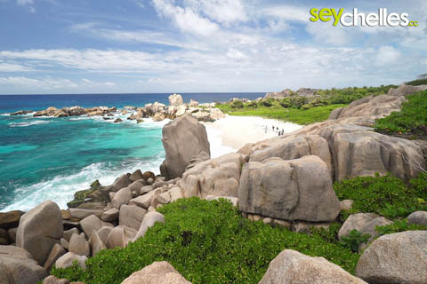 approaching anse marron on la digue
