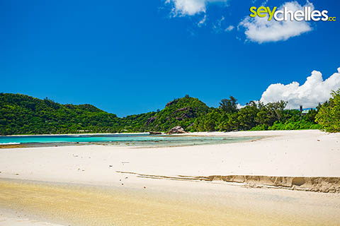 Baie Lazare on Mahé is the Nr. 4 in our Top5 beaches of Seychelles list